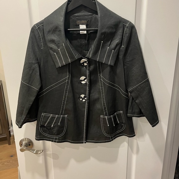 Skirt and jacket - Picture 3 of 8